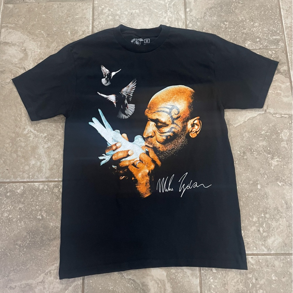 Mike Tyson Pigeon Kiss Graphic T-Shirt - Black - Men's Size‎ M